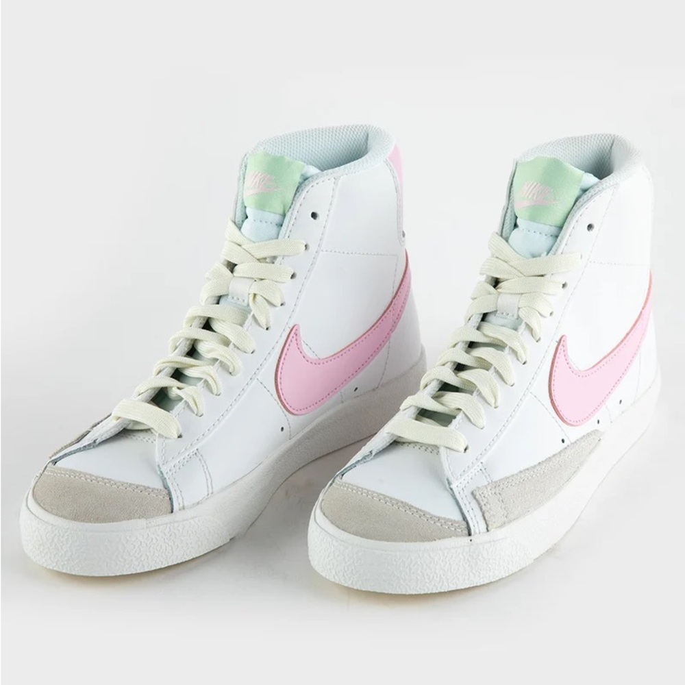 Nike Blazer Mid '77 "Summit White/Pink Foam/Coconut Milk"  Girls Shoe